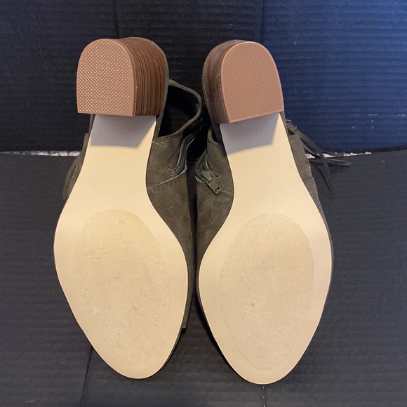 JusrFab peep toe/ heel booties - Picture 5 of 5